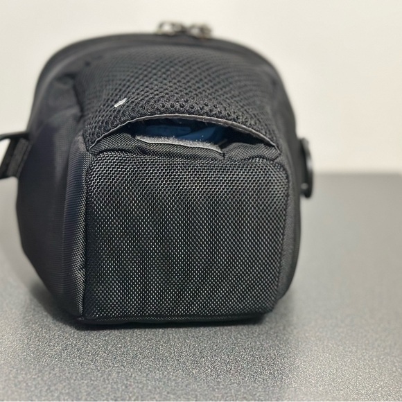 Case Logic Luminosity Compact Holster - Picture 16 of 16